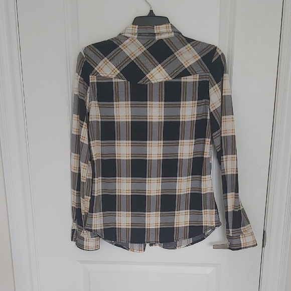 Plaid Button-Up Shirt - Picture 3 of 5